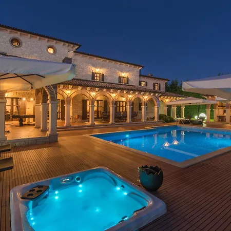 Villa Carolus Barat
